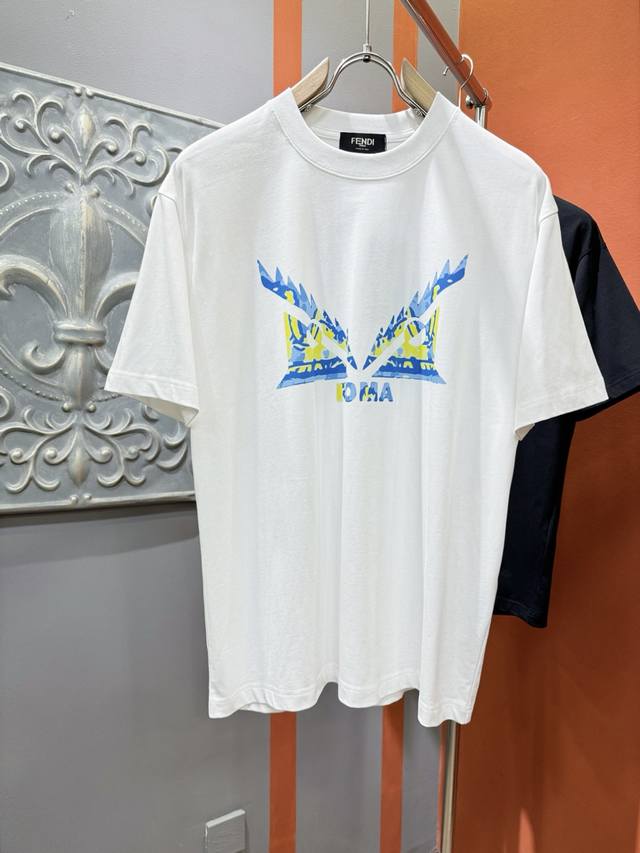 Fendi 2025 Spring/Summer New Short-Sleeve T-Shirt! Fashionable and casual short-