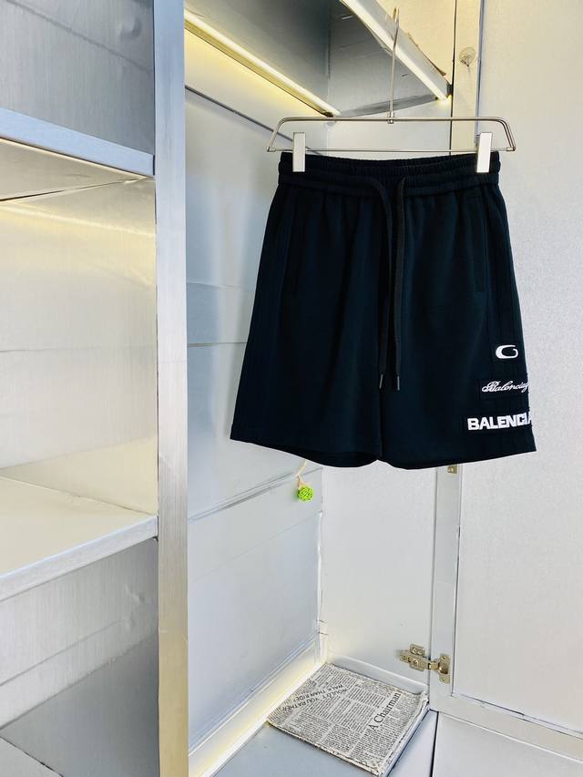 Couple style, a blessing for plus-size women, fits up to 230 lbs. Balenciaga hi