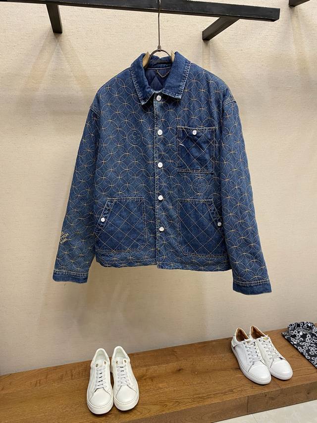 p4001V, a collaboration with the Fall/Winter 2025 collection, showcases Louis Vu