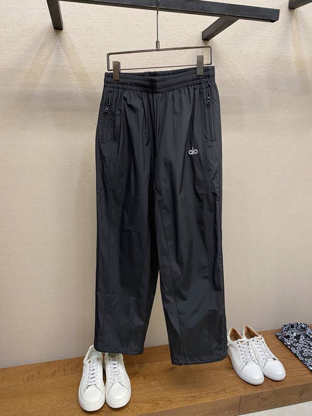 Aio, the latest men's casual pants have an unbeatable fit! You absolutely can't