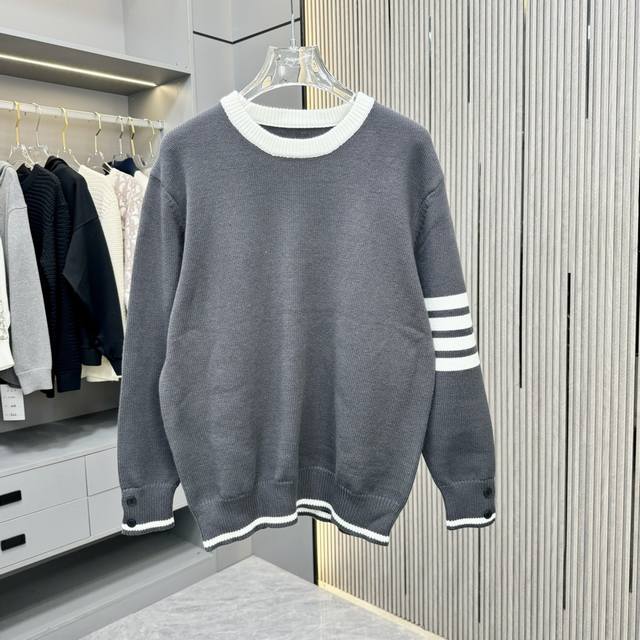 Tb 25Fw Tom Brown Crew Neck Sweater ( ) Made with top-quality cashmere yarn, thi