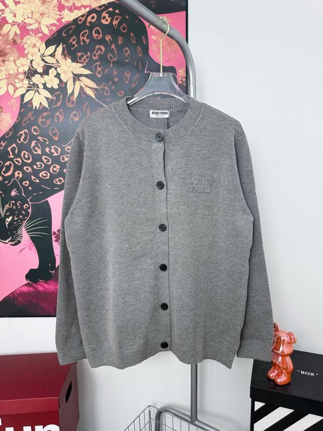 Style Number F31 Miumiu Stamped Letter Crew Neck Knit Cardigan Same style as Mi