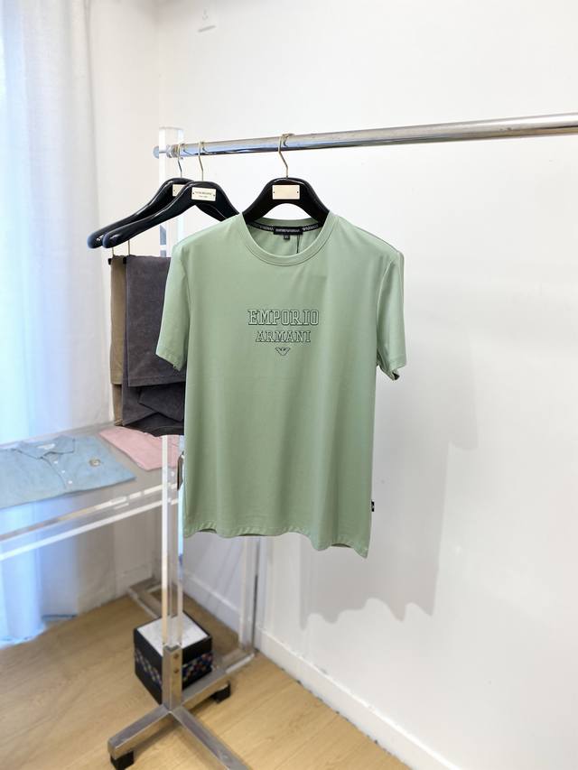 Armani, 2025 latest short-sleeved T-shirt, stylish and chic, featuring a premiu