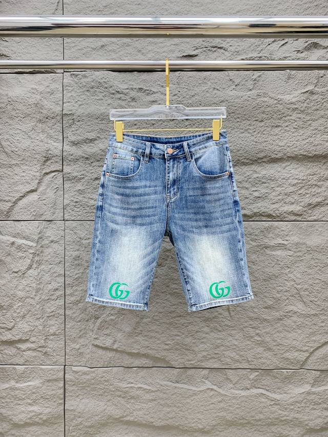 Gucci's new high-end exclusive release: 25Ss all-season super-hot street style d