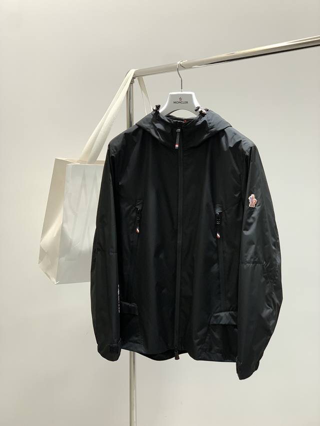 Moncler, 2025 Autumn New Arrival, available in stores, original quality, stylish