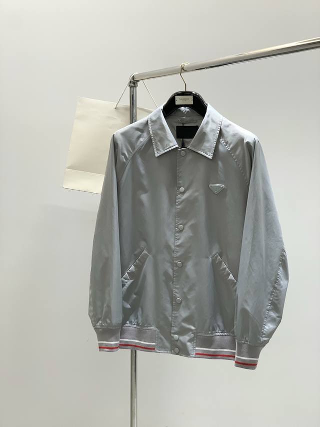 Prada, 2025 Fall New Arrival, available in boutiques, stylish casual jacket wit