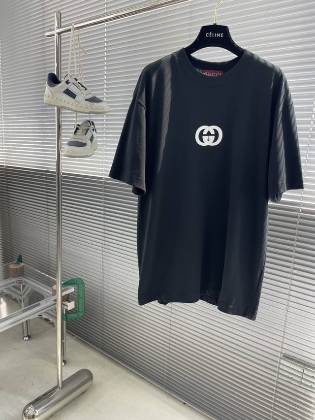 Gucc 2025 New Crew Neck Short Sleeve T-Shirt. Made with custom-made, breathable,