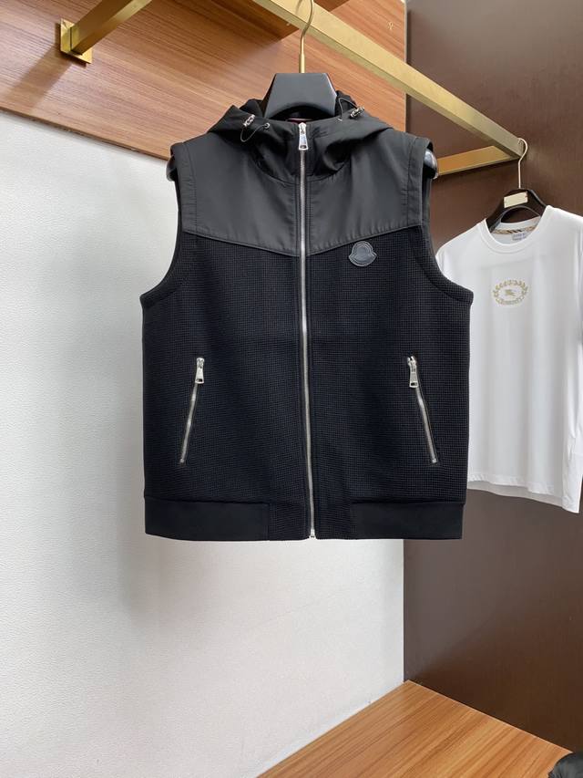 Moncler High-End Custom 24Fw Autumn/Winter New Knitted Vest. This meticulously