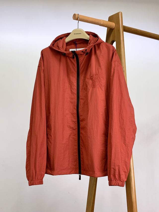 Burberry Casual Hooded Jacket ( ) Crafted from nylon cotton grosgrain fabric. Ma