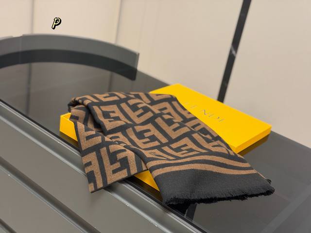 Box included Size: 35*180Cm Here it comes! Fendi's elegant and graceful scarf, w