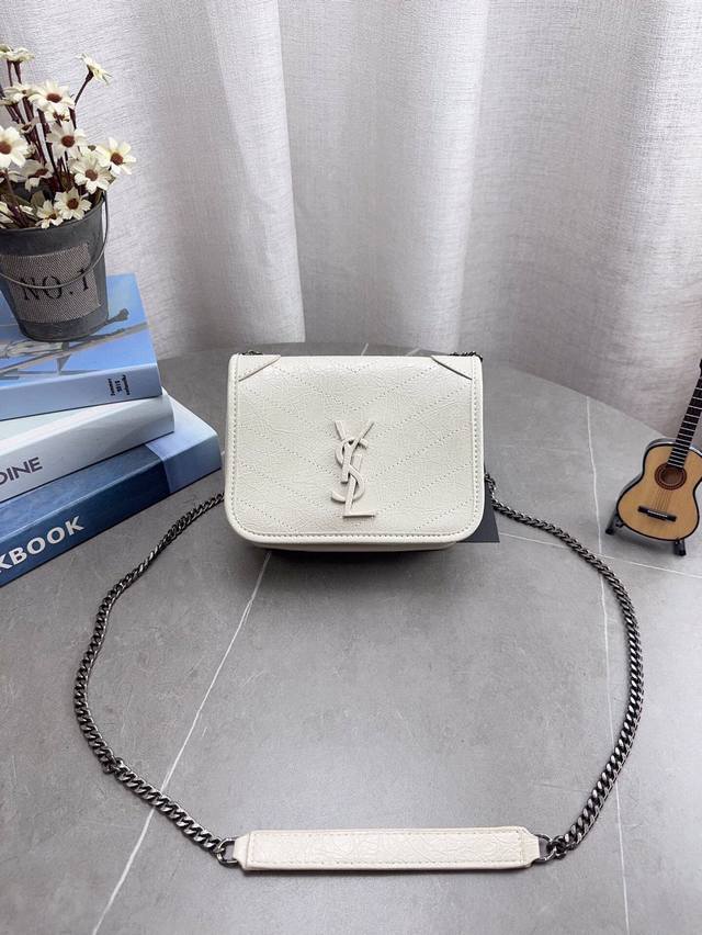 Foldable airplane gift box packaging High-quality YSL Saint Laurent Niki messen