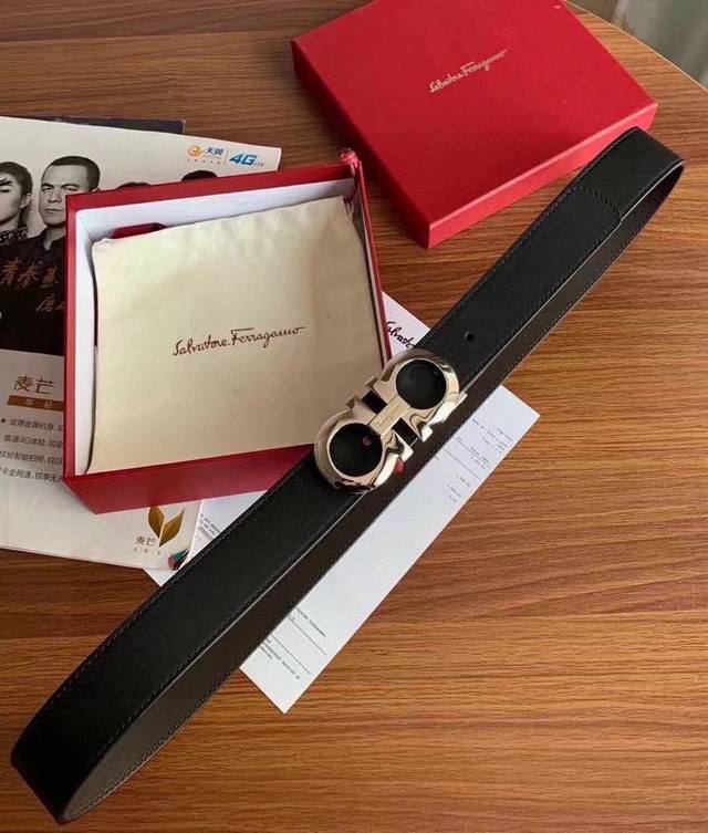 Ferragamo belt perfectly combines modern design with exquisite craftsmanship; re