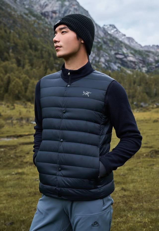 Embroidered Down Vest 'Arc's 2025 Winter Collection New Down Vest, a classic sty