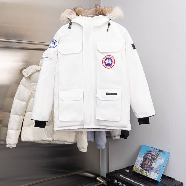 Top-grade wolf fur version with tote bag. Canada Goose #Expedition Parka, classi