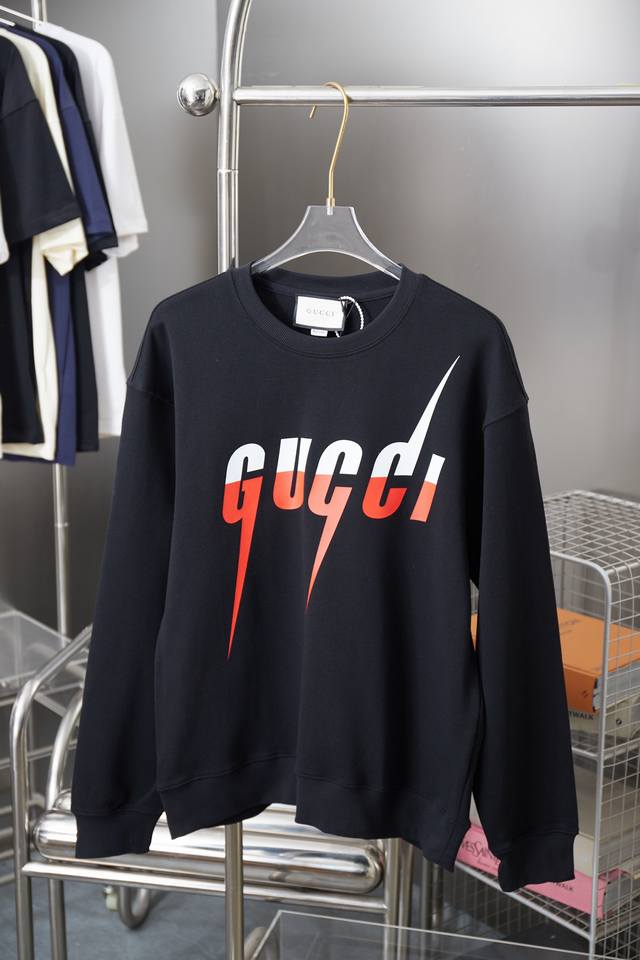Gc 24Ss Classic Lightning Print Crew Neck Sweatshirt A must-have item for men's