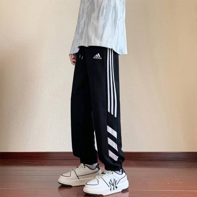 New Arrival: Fleece-lined Adidas Sweatpants (Overseas Store Style) - A versatil