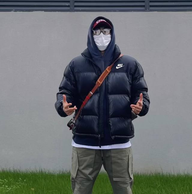 New Arrival! Nike Basic Down Jacket! Must be 90% White Duck Down! Large Factory