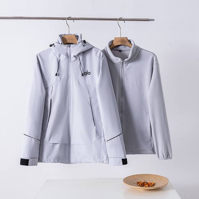 Three-in-one Alo Couple's Three-in-one Windbreaker I didn't know how good the B