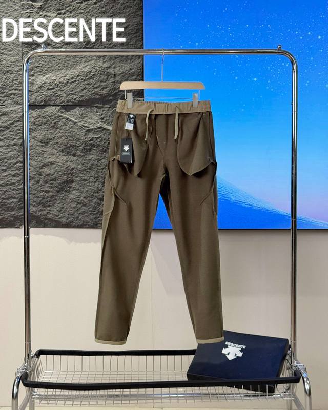 Descente Winter Outdoor Casual Fleece-Lined Pants Classic style available for sa