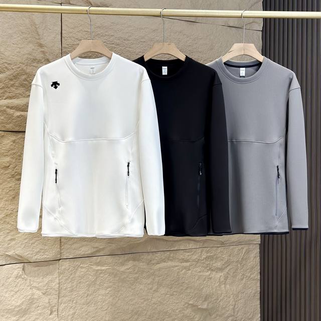 Descente's new autumn collection: unisex crew neck sweatshirt! A classic and ver