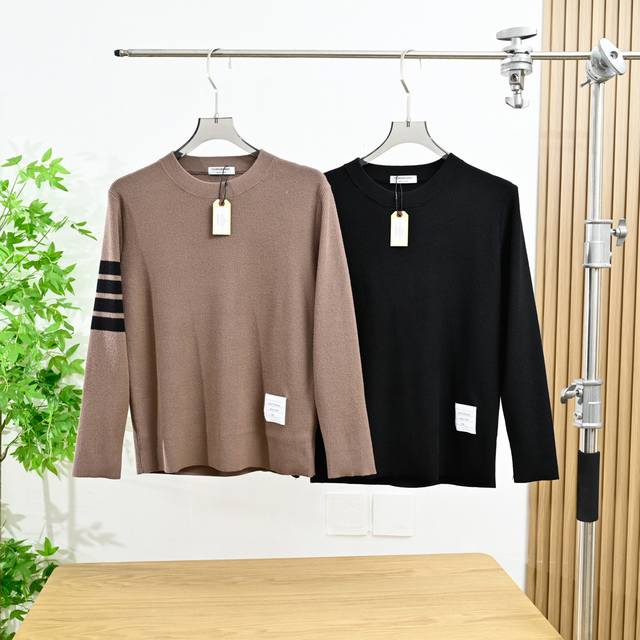 Thom Browne Autumn/Winter New Arrival Crew Neck Couple Sweater (Sold at Henglong