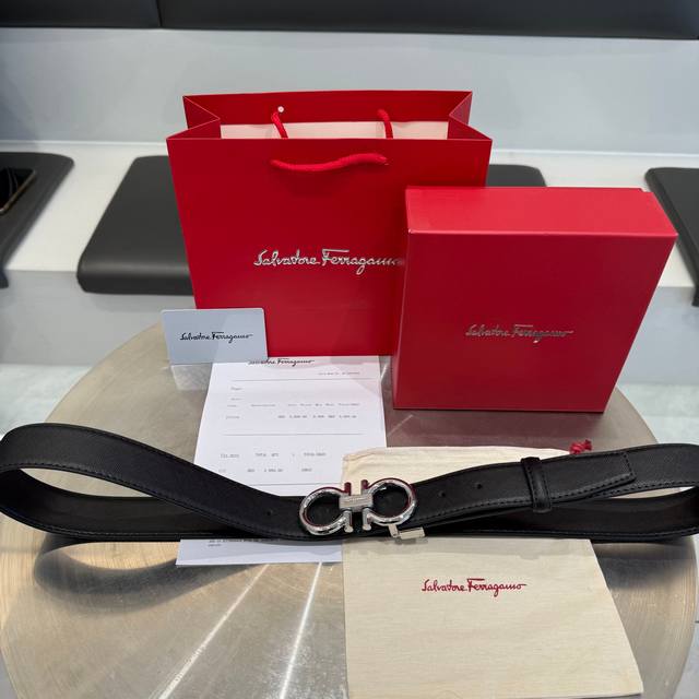 p902650 New Ferragamo belt arrived! Black pebbled leather belt, comes in a red g