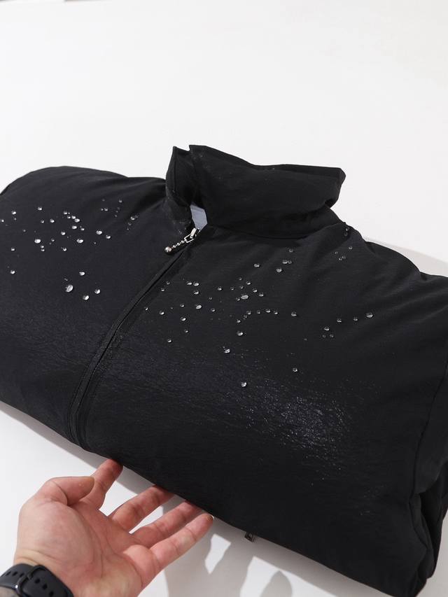 Acne Metallic Pleated Down Jacket ( ) Custom-made pleated nylon fabric with a ve