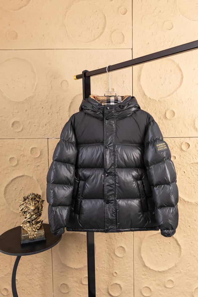 Available from . Style No.: Zz026. features a synchronized Bbr logo pattern fa