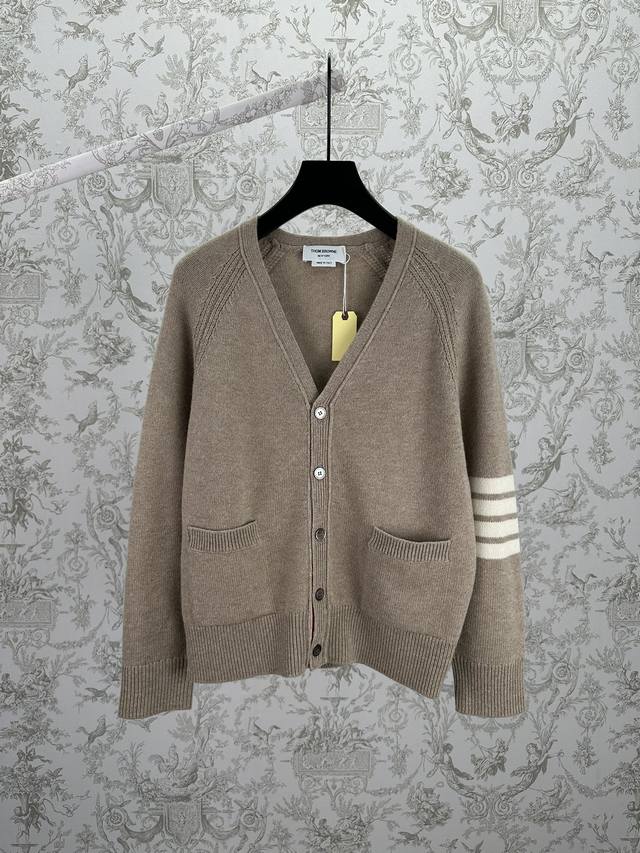 Tb 25Ss New Shetland Wool 4-Bar Loose Fit V-Neck Cardigan, Signature Thom Browne