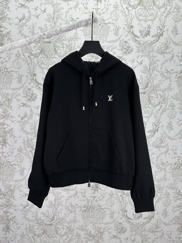 LV 25Ss New Tech Hooded Waist-cinching Jacket. This hooded waist-cinching jacket