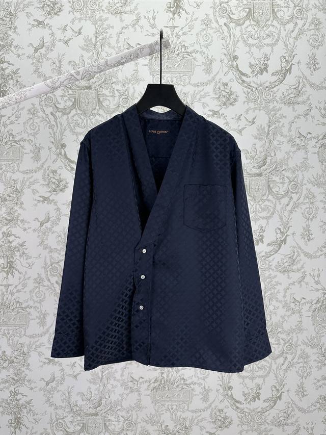 L'Vuitton 25Ss New Jacquard Long-Sleeve Kimono-Style Shirt. This long-sleeve shi