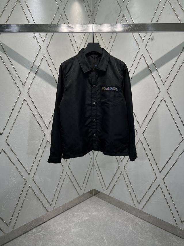 This new Louis Vuitton 25Ss jacket-style shirt features a modern, casual silhou