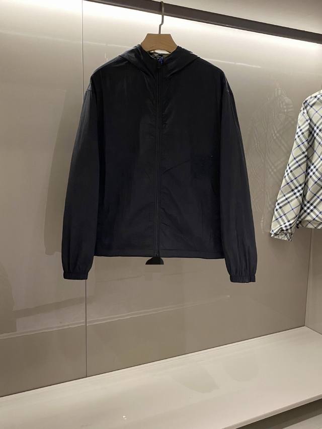 New Arrival Romanian Order. Early Autumn New Bur*Erry Vintage Reversible Hooded