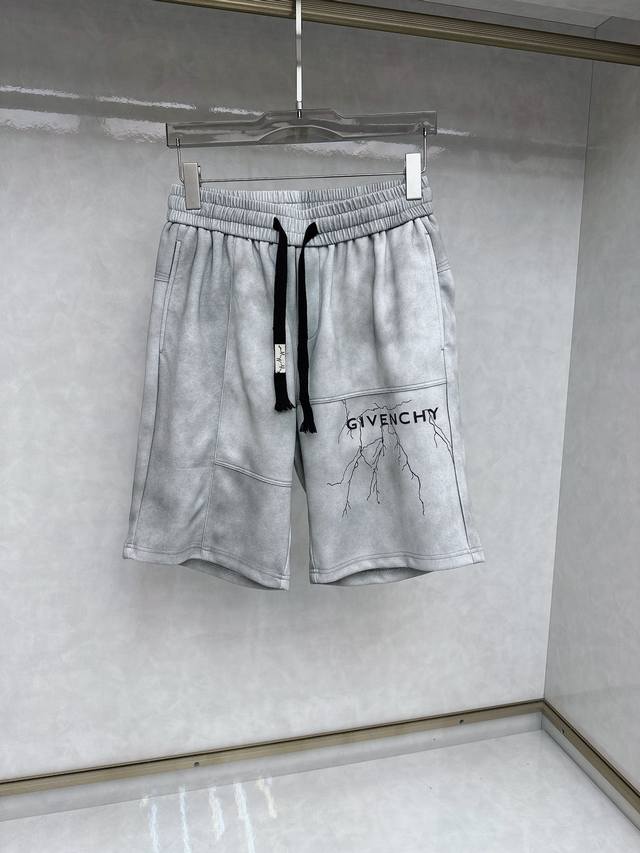 Givenchy 2025 Summer New Men's Casual Shorts, complete with all three labels. M