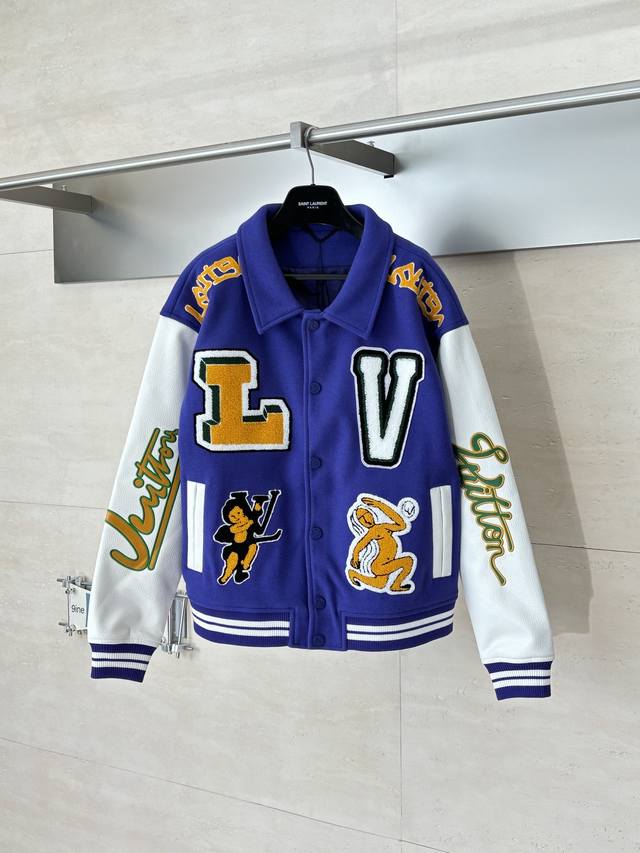 LV Louis 22Fw Towel Embroidered Letter Frog Baseball Jacket . The fabric compos