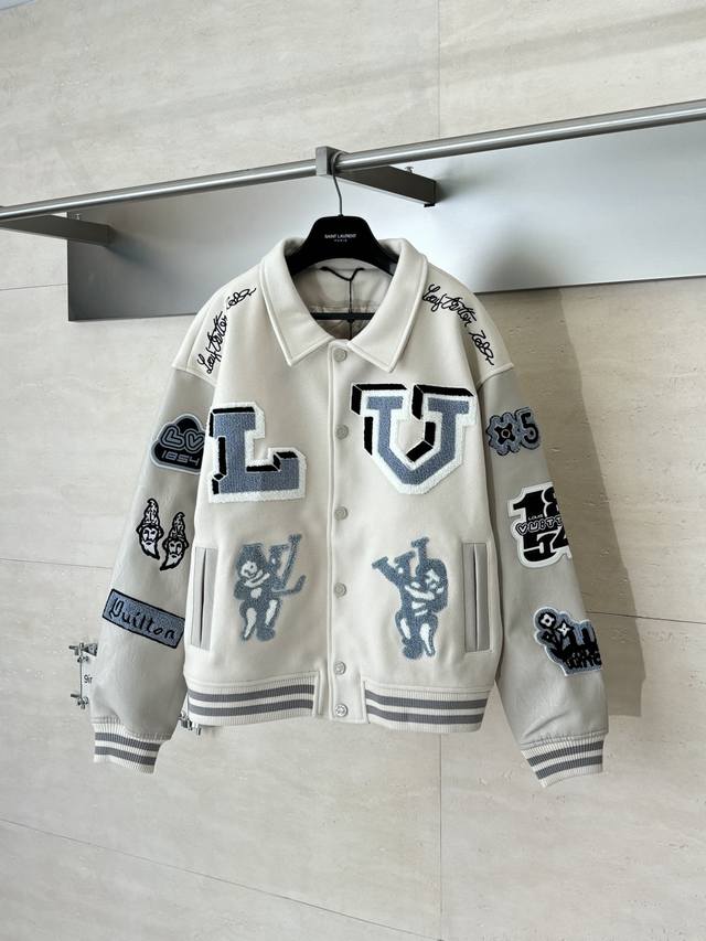 LV Louis Fw22 Bugs Bunny Embroidered Woolen Baseball Jacket . Made with 80% woo