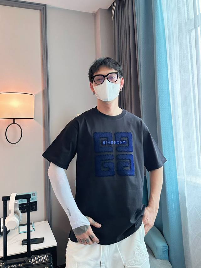 L Givenchy, all three tags complete. Newest 2025 Summer style short-sleeved shir