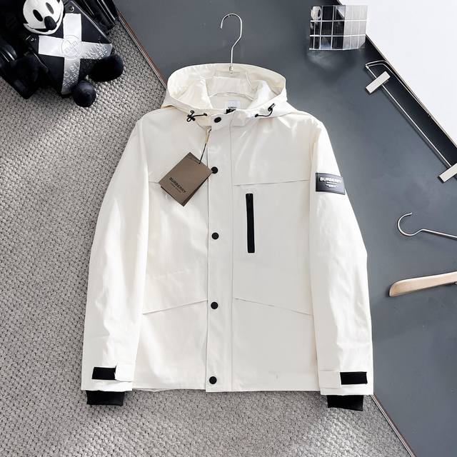 Same style as Burberry official website, complete with all three tags, early re