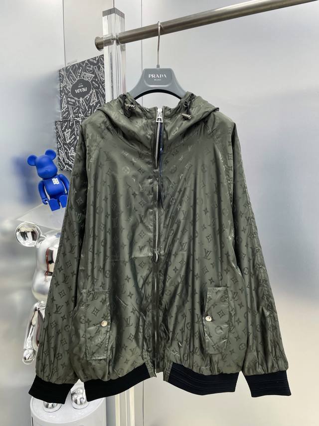 LV Louis Vuitton 2025 Autumn/Winter New All-over Print Jacquard Logo Jacket, Tre