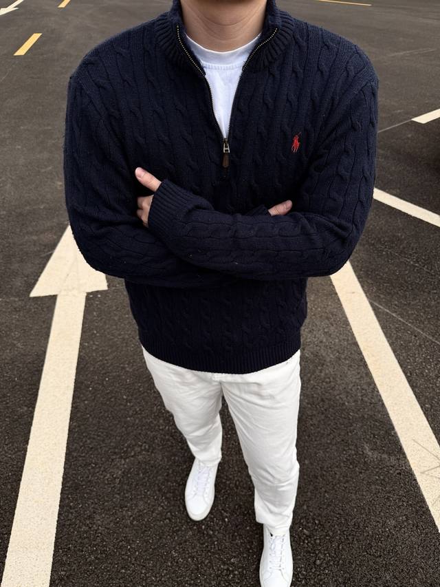 8029 Wool and cashmere blend, ribbed cuffs and hem, Drop shoulder design with a