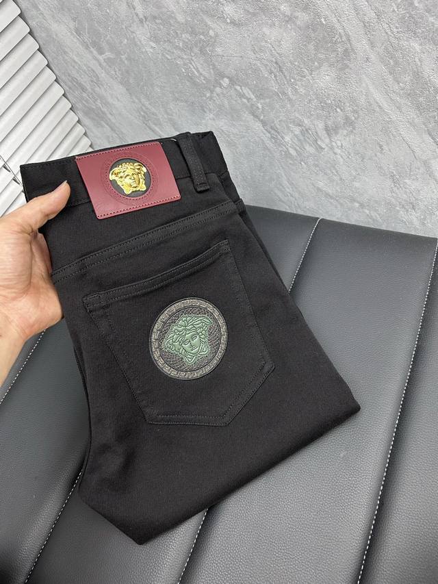 Versace Original Jeans, New Arrival. High-quality original jeans, meticulously c