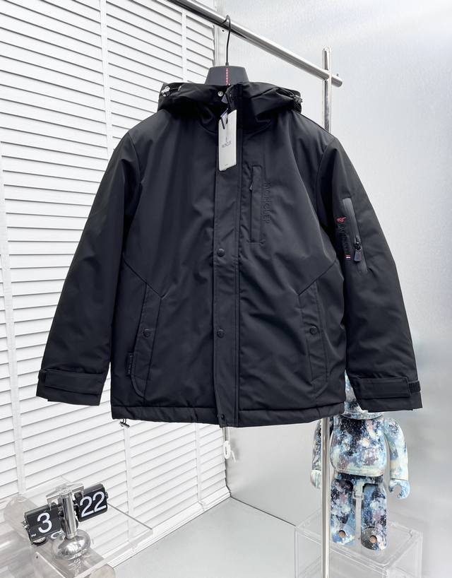 Monc* 2025 Winter New Down Cotton Jacket, in perfect condition, comfortable and