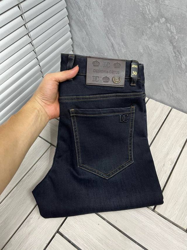 Dg. 2025 Autumn/Winter high-fashion style, ultra-soft denim fabric, light-wash j