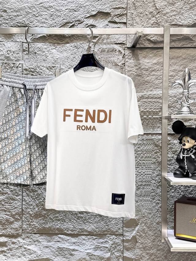 Fendi, all three tags complete. Newest 2025 Summer style short-sleeved shirt, a