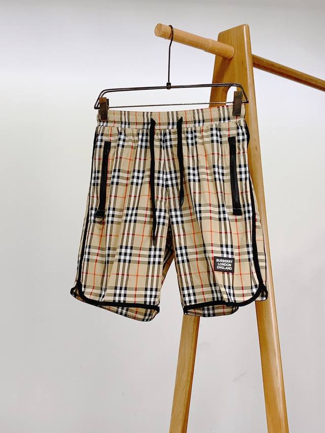 Burberry 2025 Spring/Summer New Arrival Casual Check Shorts, a British-style sum