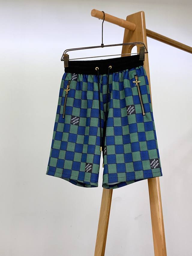 Louis Vuitton 2025 Spring/Summer New Arrival - Checkered Shorts. The iconic blue