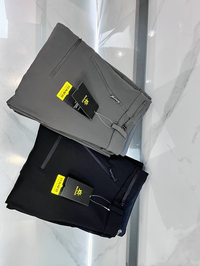 Kailas T10 Fleece-lined Softshell Pants, a hot-selling item at our counter. Dur