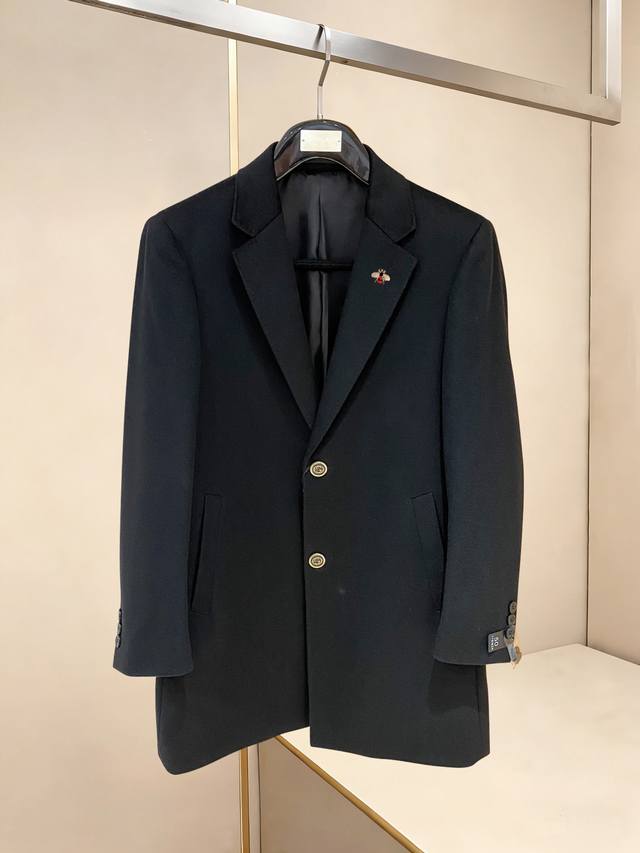 Gucci. 2025 Autumn/Winter New Men's Wool Kenshton Mid-Length Coat, 80% Sheep Wo