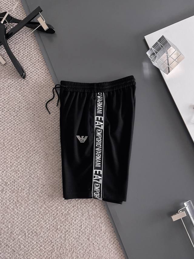 Armani 2025 Summer New Men's Casual Shorts. Made with high-end custom-made brea