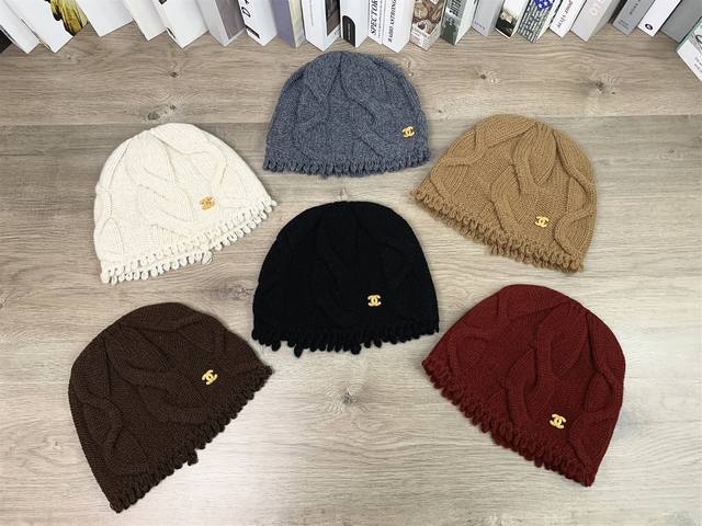 9943##Chanel Small Logo Beanie Knit Hat Straight Brim Hat Unisex Casual Versatil